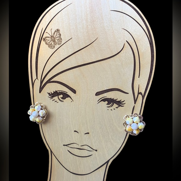 Vintage HONG KONG Yellow Bead Gold Plated Clip On Earrings Woman’s Jewelry - Picture 4 of 8